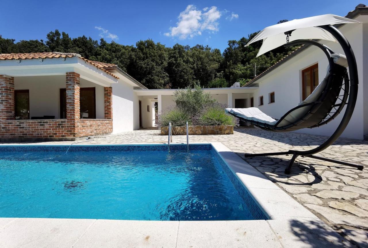 Holiday Homes Sintija Kampor Εξωτερικό φωτογραφία