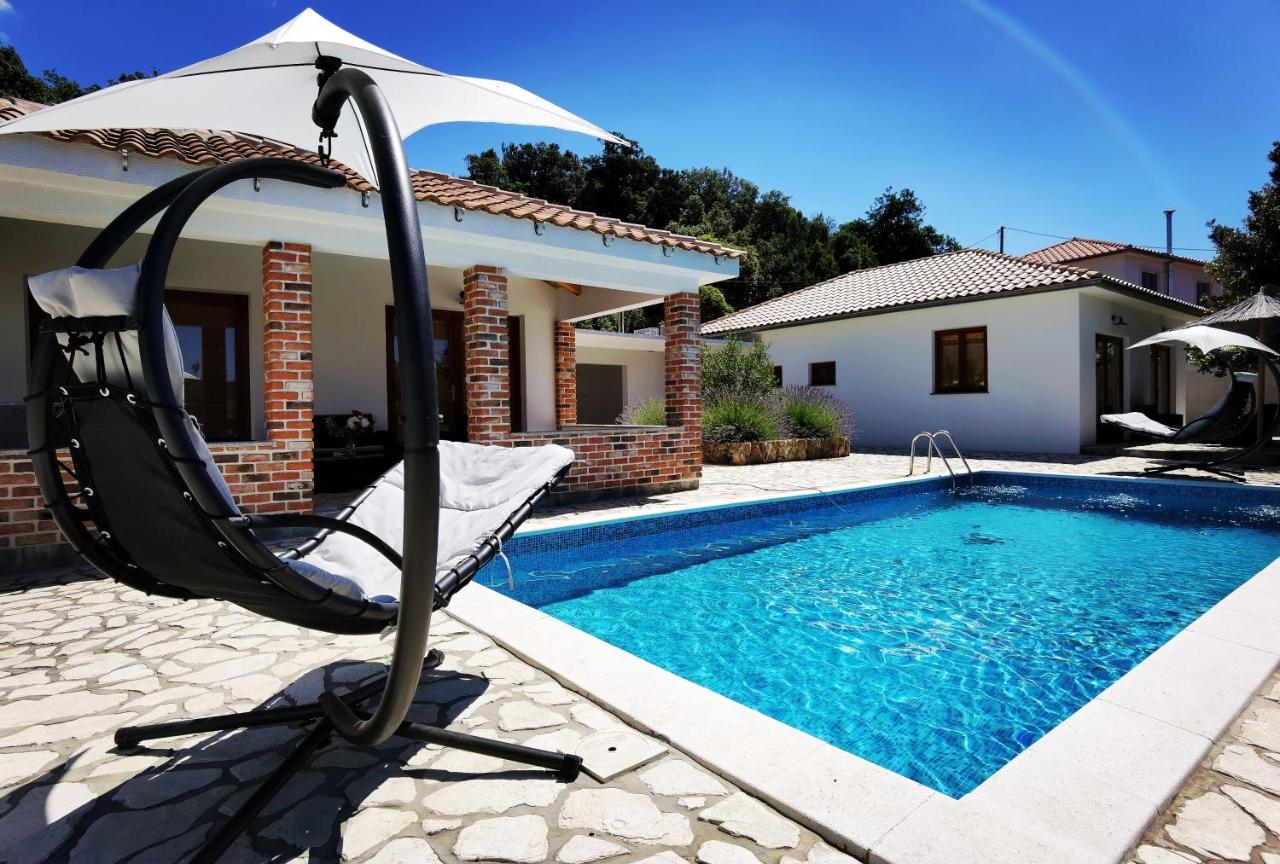 Holiday Homes Sintija Kampor Εξωτερικό φωτογραφία