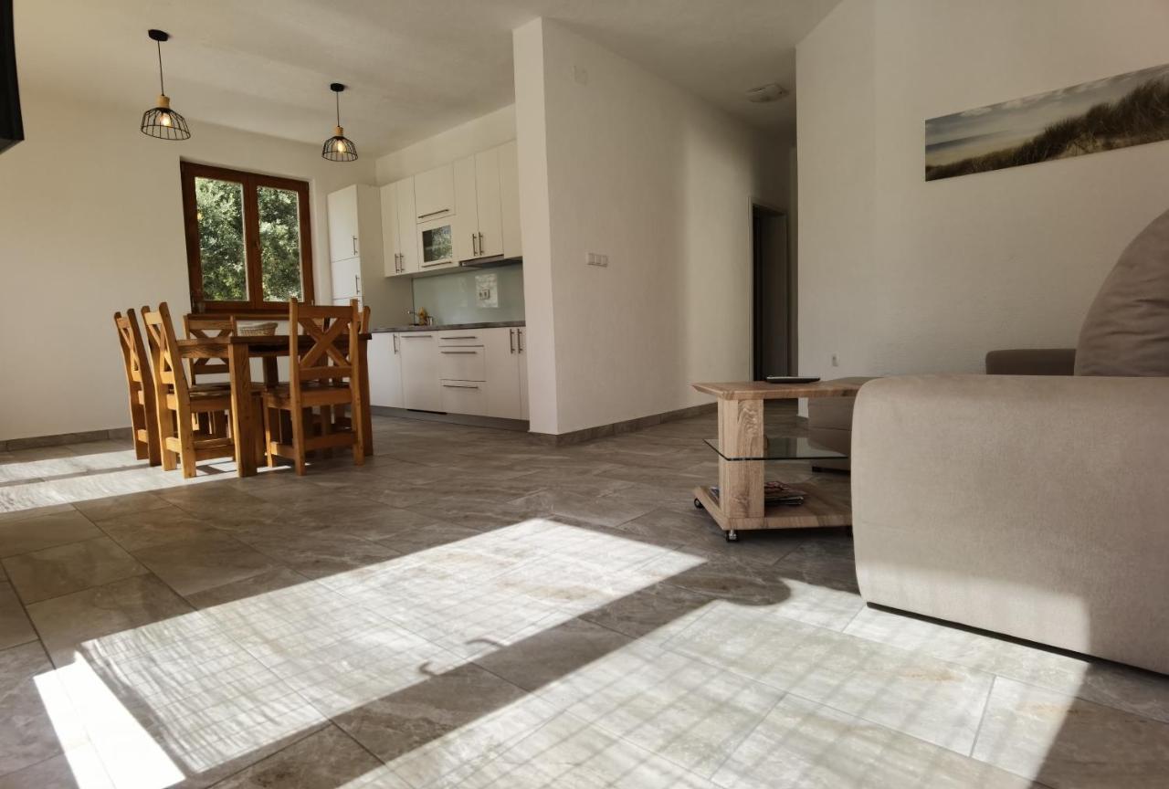 Holiday Homes Sintija Kampor Εξωτερικό φωτογραφία