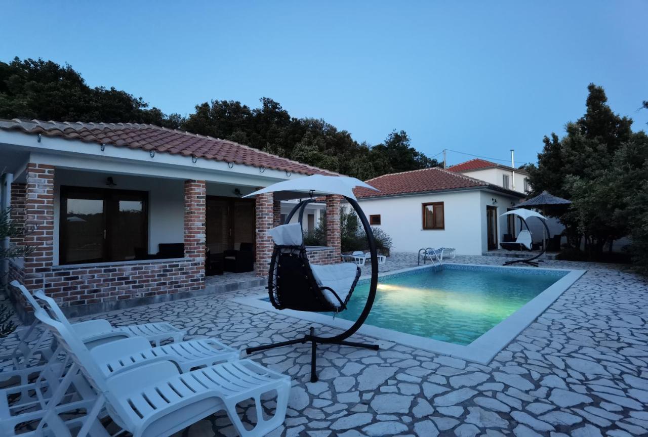 Holiday Homes Sintija Kampor Εξωτερικό φωτογραφία