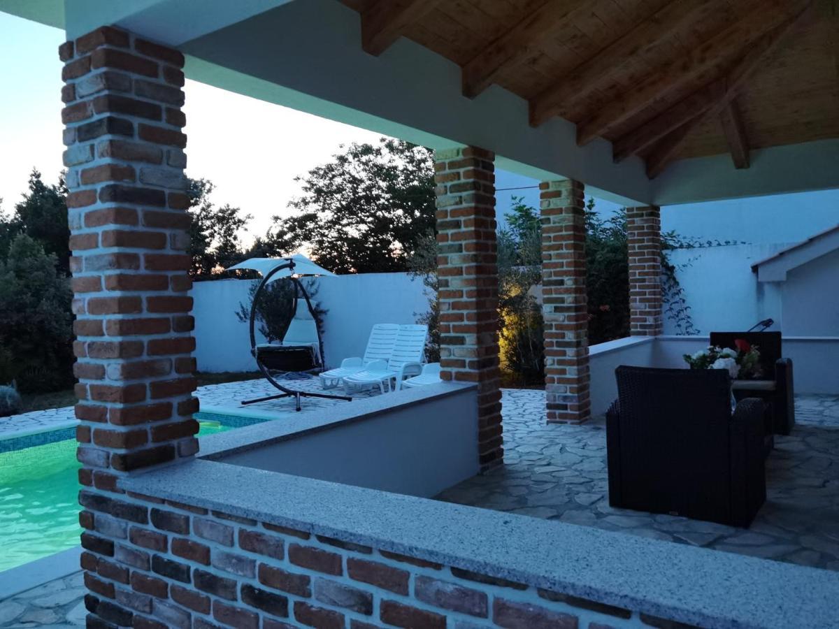 Holiday Homes Sintija Kampor Εξωτερικό φωτογραφία