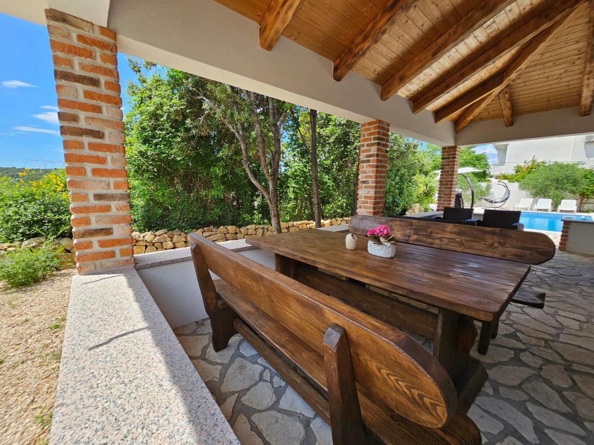 Holiday Homes Sintija Kampor Εξωτερικό φωτογραφία