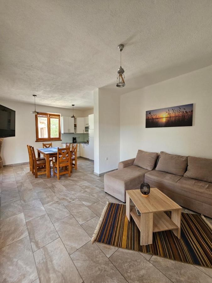 Holiday Homes Sintija Kampor Εξωτερικό φωτογραφία