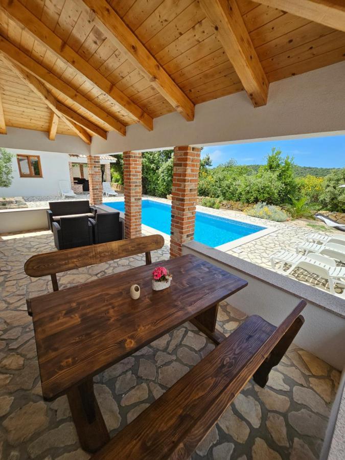 Holiday Homes Sintija Kampor Εξωτερικό φωτογραφία
