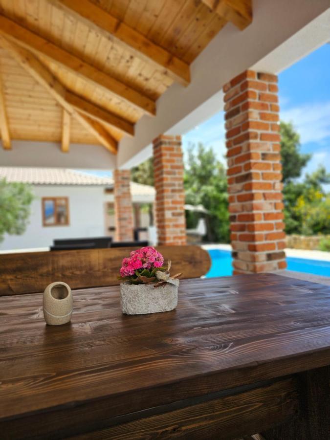 Holiday Homes Sintija Kampor Εξωτερικό φωτογραφία