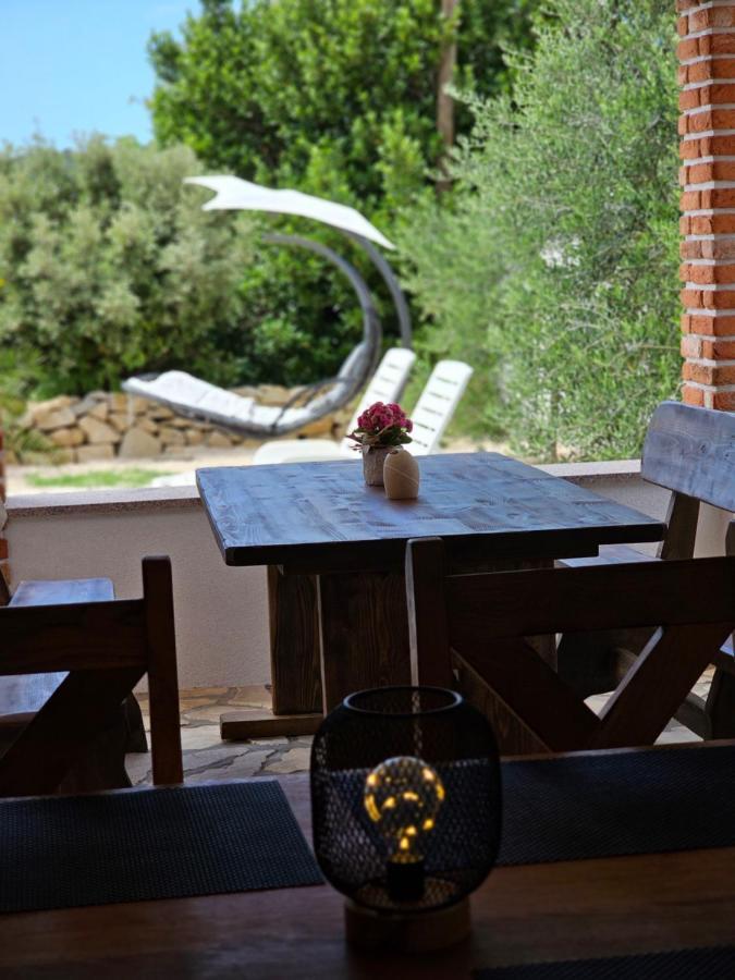 Holiday Homes Sintija Kampor Εξωτερικό φωτογραφία