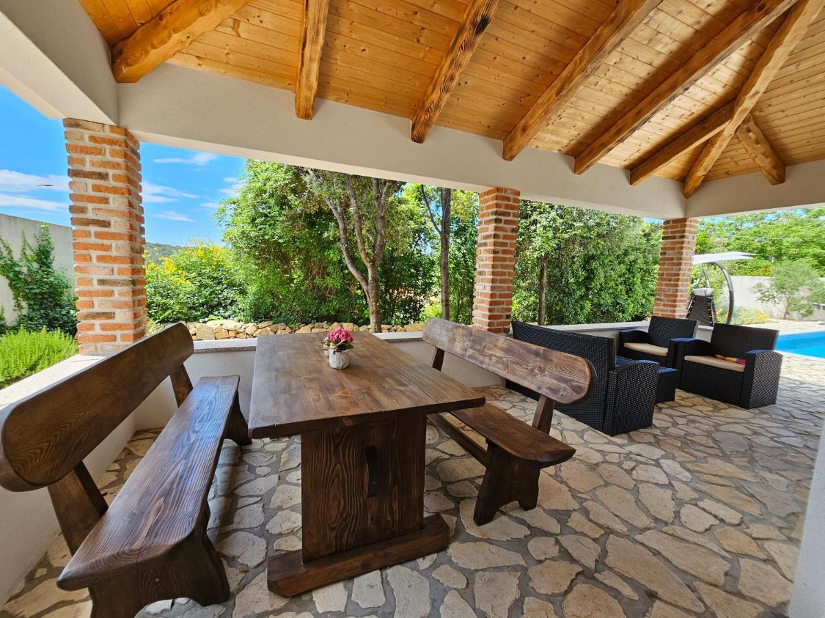 Holiday Homes Sintija Kampor Εξωτερικό φωτογραφία