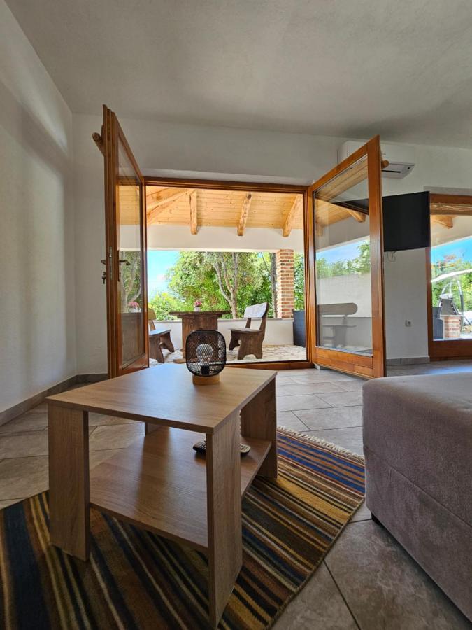 Holiday Homes Sintija Kampor Εξωτερικό φωτογραφία
