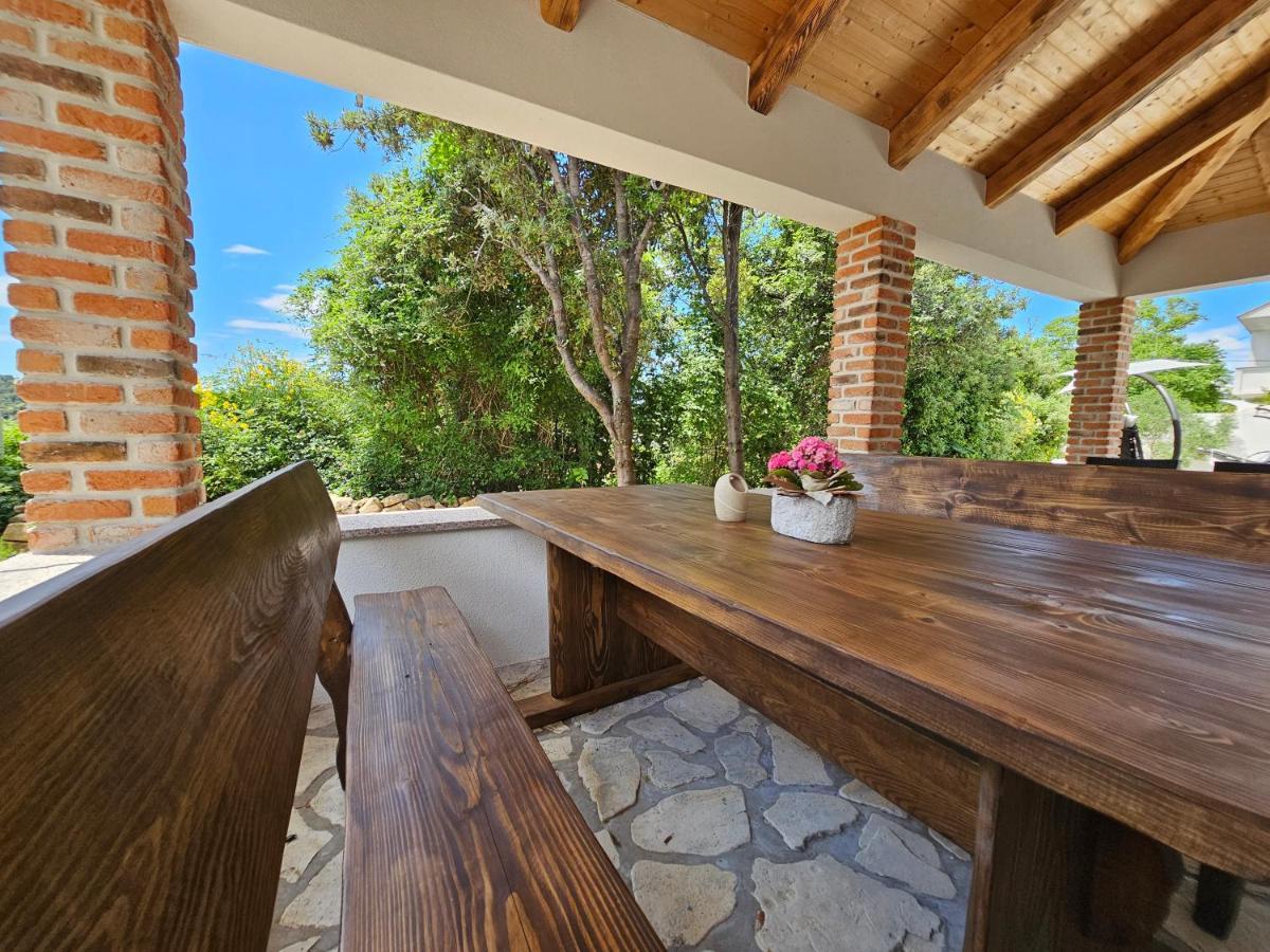 Holiday Homes Sintija Kampor Εξωτερικό φωτογραφία