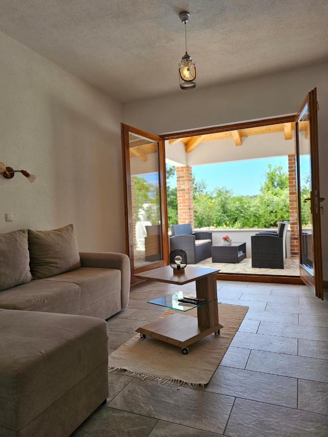 Holiday Homes Sintija Kampor Εξωτερικό φωτογραφία