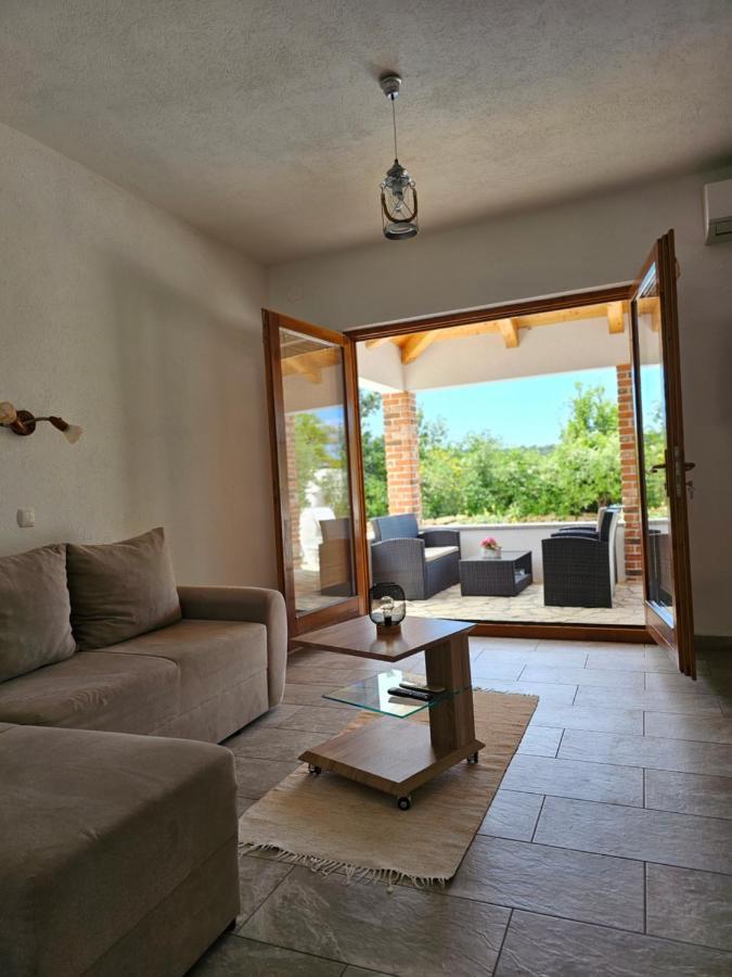 Holiday Homes Sintija Kampor Εξωτερικό φωτογραφία