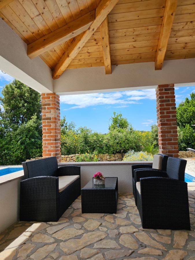 Holiday Homes Sintija Kampor Εξωτερικό φωτογραφία