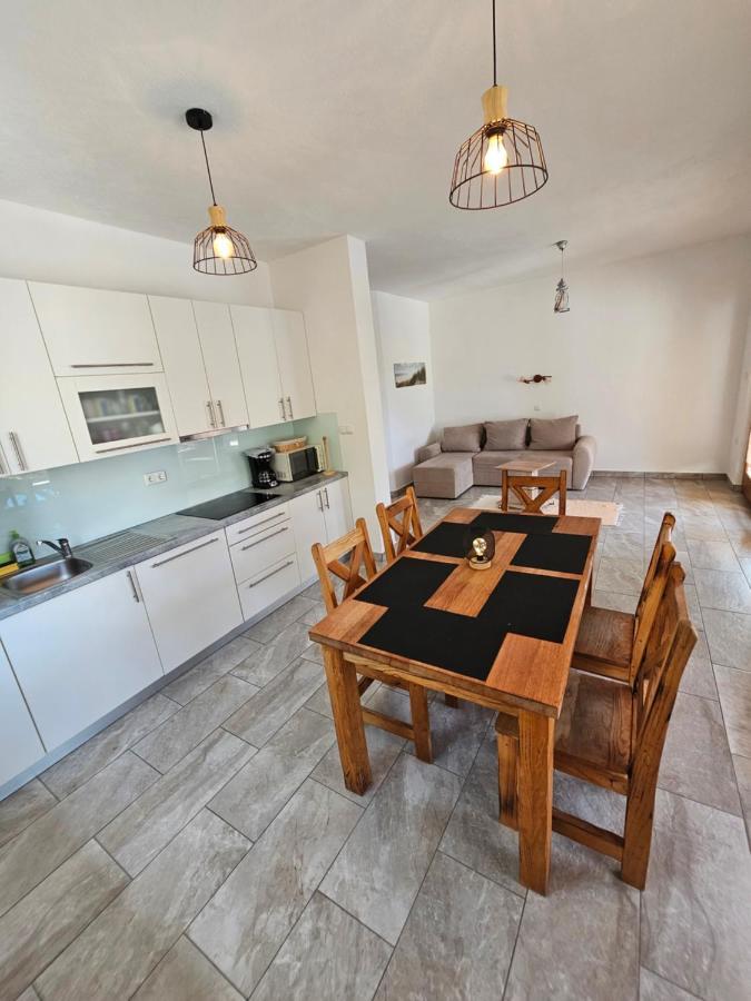 Holiday Homes Sintija Kampor Εξωτερικό φωτογραφία