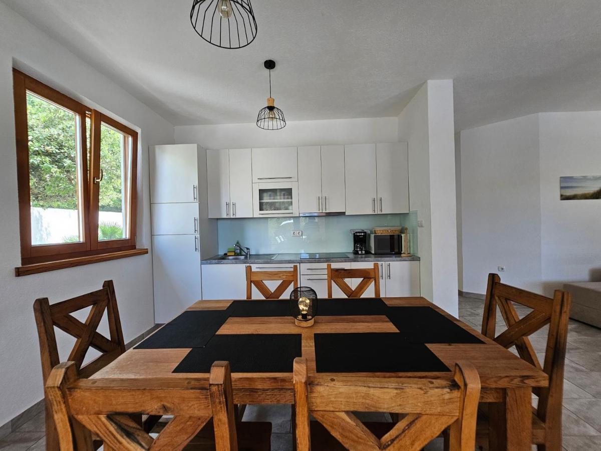 Holiday Homes Sintija Kampor Εξωτερικό φωτογραφία