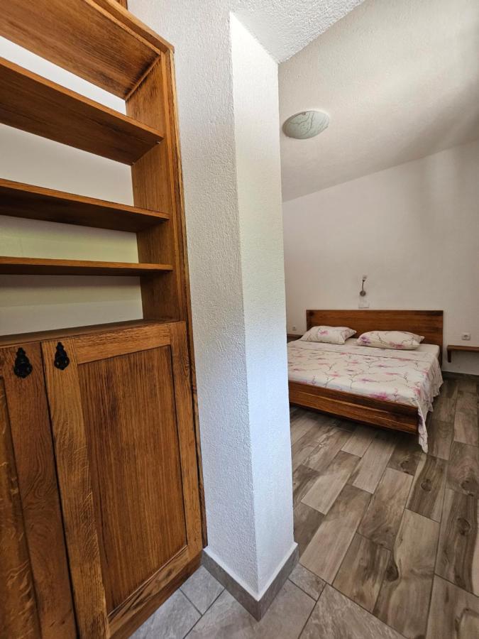 Holiday Homes Sintija Kampor Εξωτερικό φωτογραφία