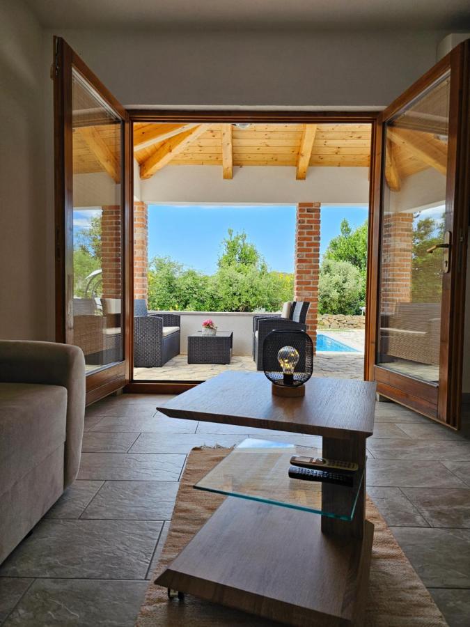 Holiday Homes Sintija Kampor Εξωτερικό φωτογραφία
