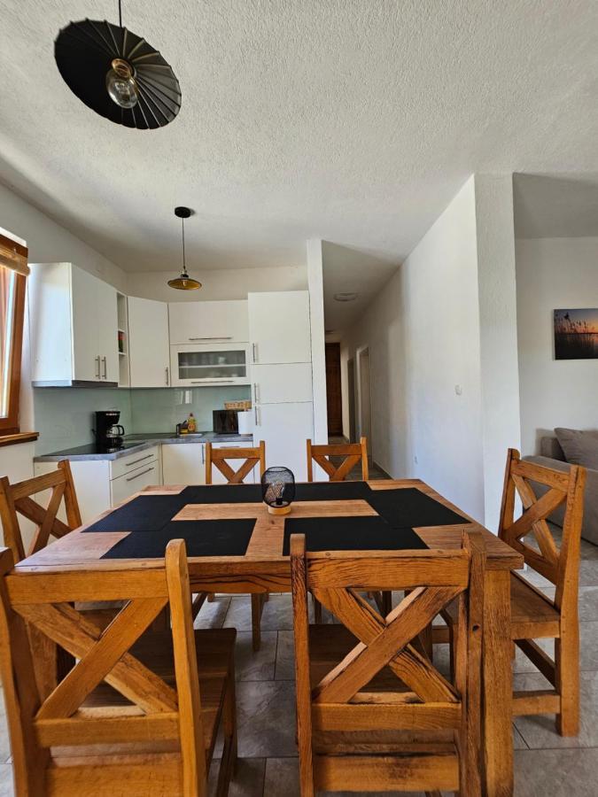 Holiday Homes Sintija Kampor Εξωτερικό φωτογραφία