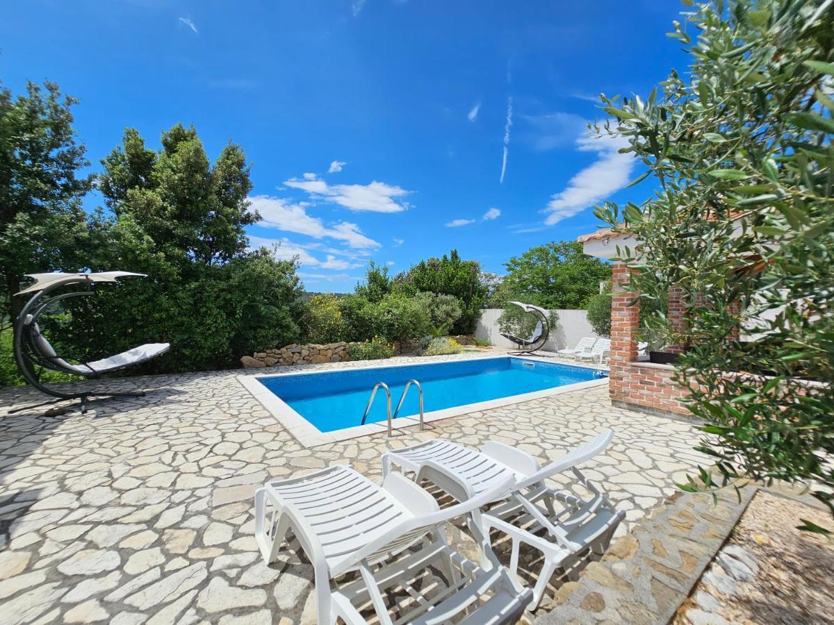 Holiday Homes Sintija Kampor Εξωτερικό φωτογραφία
