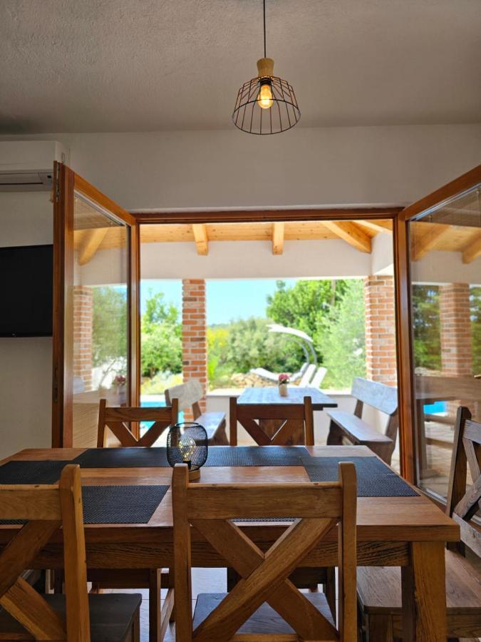 Holiday Homes Sintija Kampor Εξωτερικό φωτογραφία
