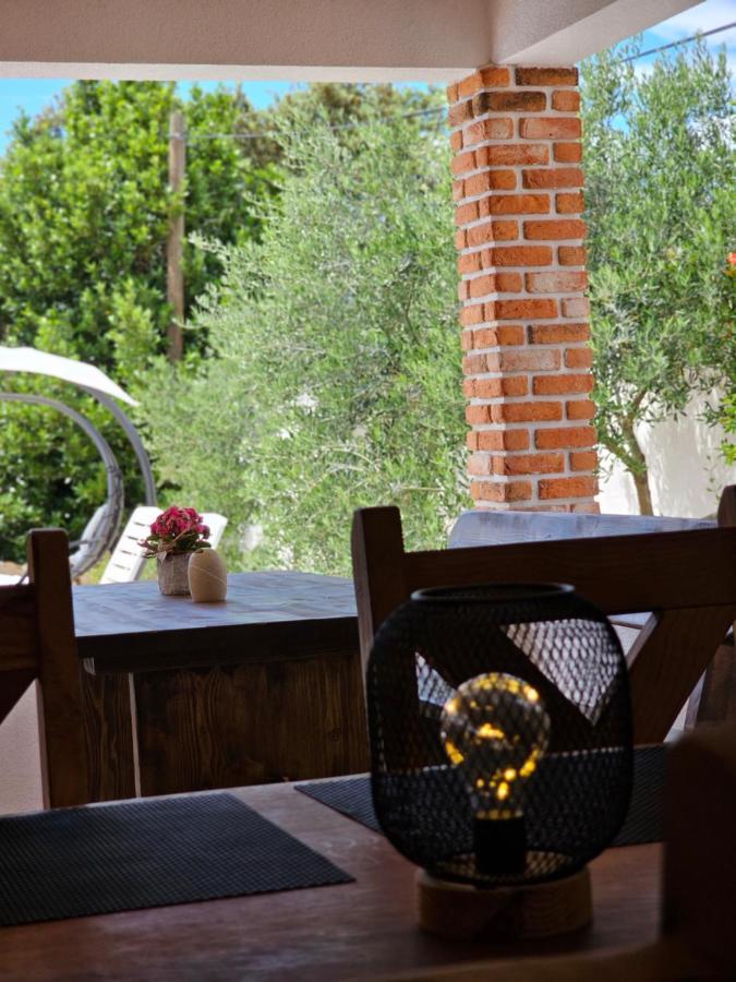 Holiday Homes Sintija Kampor Εξωτερικό φωτογραφία
