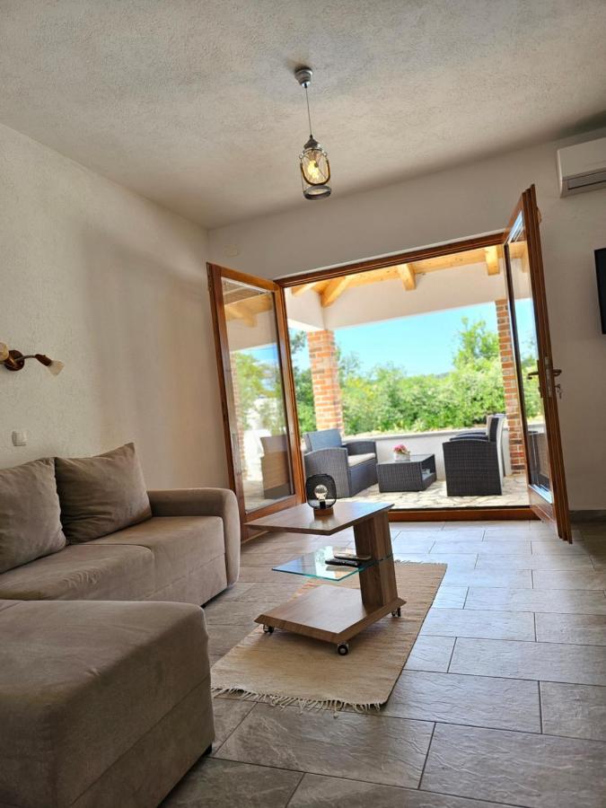 Holiday Homes Sintija Kampor Εξωτερικό φωτογραφία